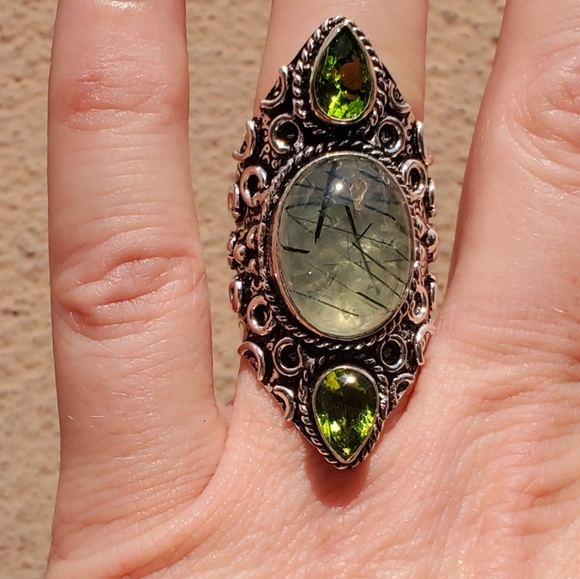 New Moss Prehnite & Peridot 925 Silver Statement Ring. - Picture 13 of 16